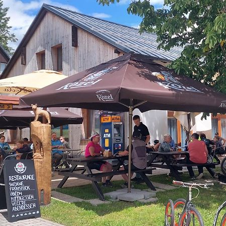 Penzion A Restaurace U Sousedu Стражни Екстериор снимка