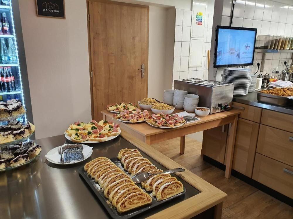 Penzion A Restaurace U Sousedu Стражни Екстериор снимка