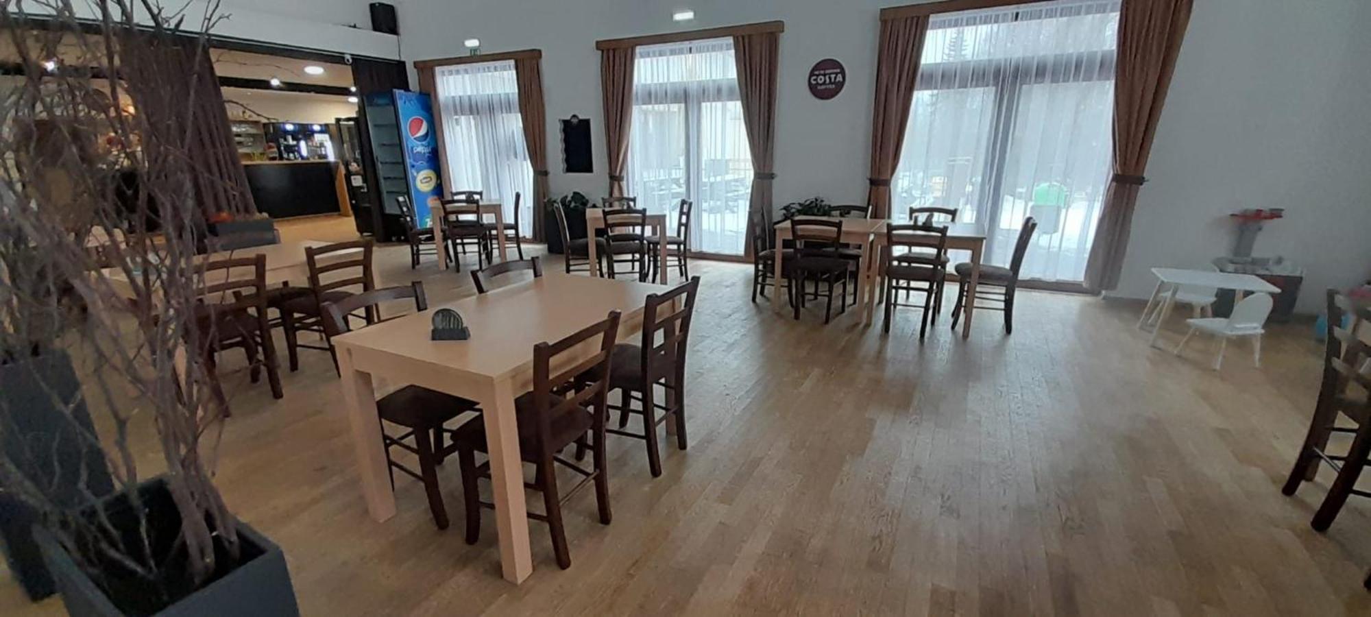 Penzion A Restaurace U Sousedu Стражни Екстериор снимка