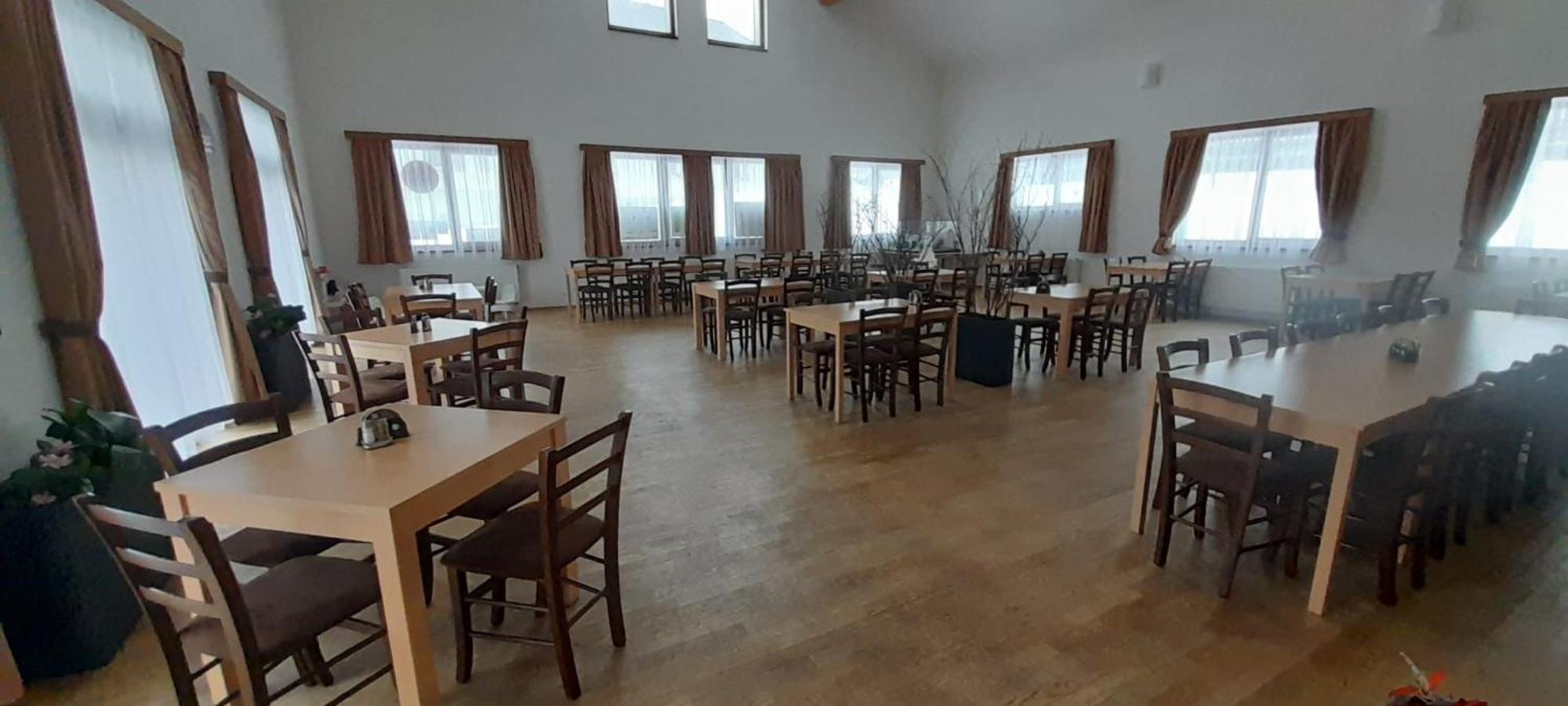 Penzion A Restaurace U Sousedu Стражни Екстериор снимка